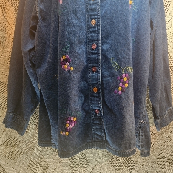 Silver thread XL Long sleeve button down denim looking top - Picture 6 of 16